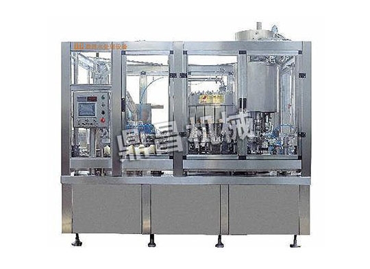 瓶裝全自動灌裝機(jī)5000瓶小時(shí) 三合一灌裝一體機(jī)